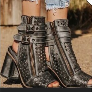 Freebird by Steven- Teresa sandal bootie ~ worn once SIZE 8